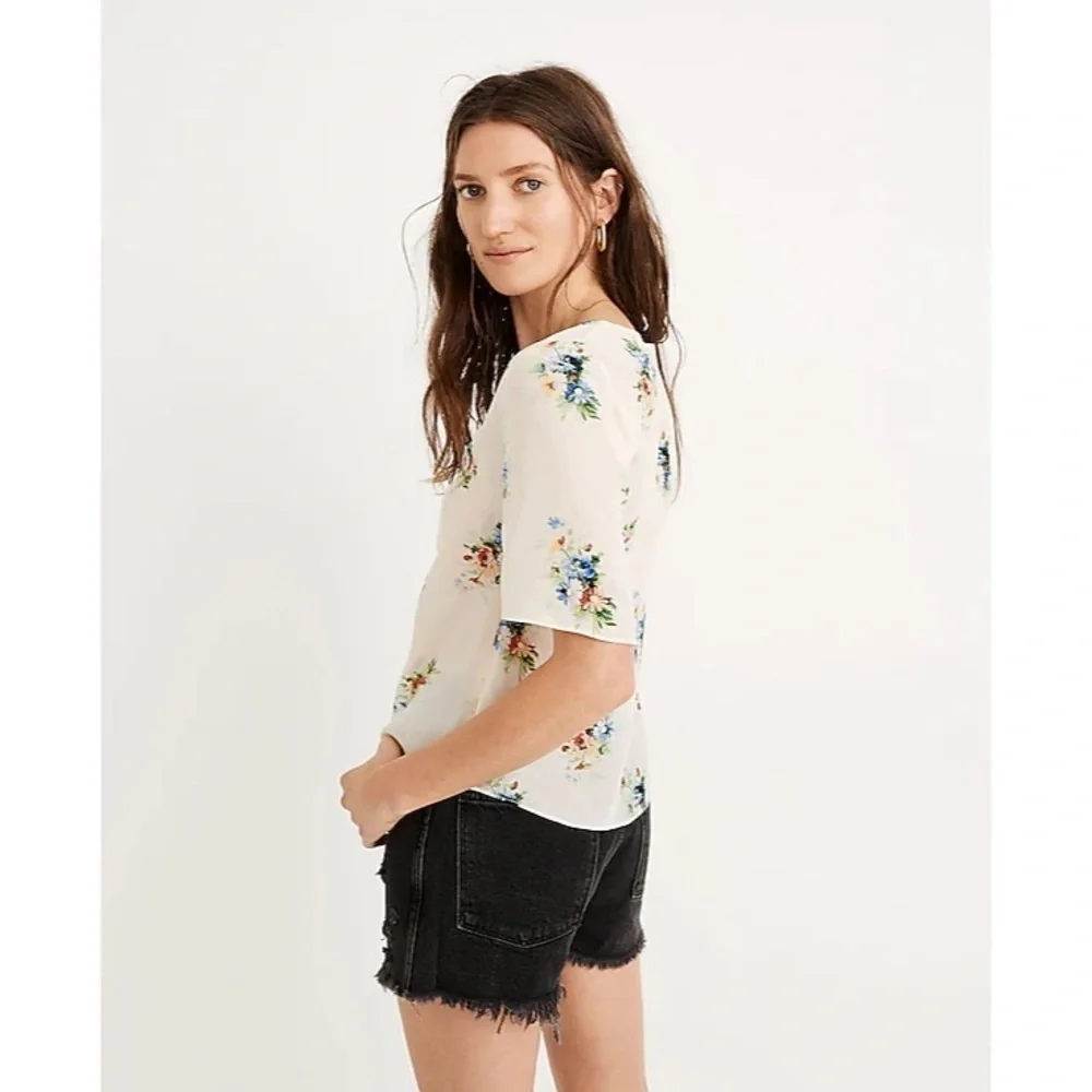 Madewell Shirred-Front Top Women's Cream Floral Silk Classic Corsage V-Neck Sz 2 - Picture 2 of 7